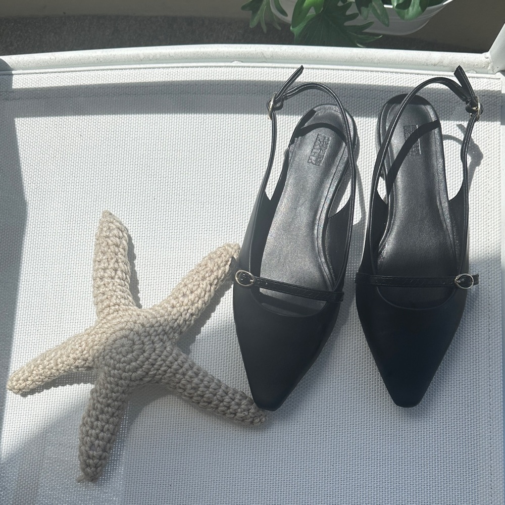 Chic Black Slingback Flats with strap accent